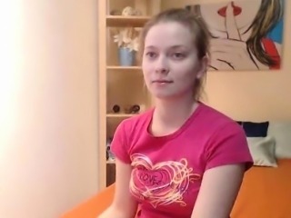 Twenty amateur girl fingering for webcam